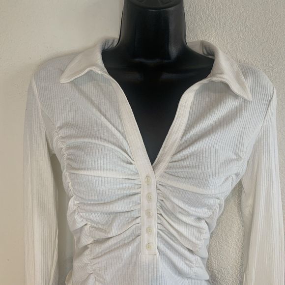 Urban Outfitters Top Size M Ivory Ribbed Button Ruche Placket Long Sleeve Collar - Picture 2 of 11